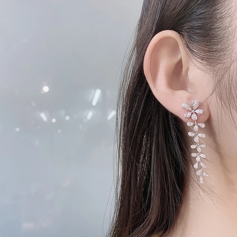 

Knobspin 100% 925 Sterling Silver Wedding Four Leaf Clover Earrings For Women High Carbon Diamond Party Fine Jewelry Wholesale