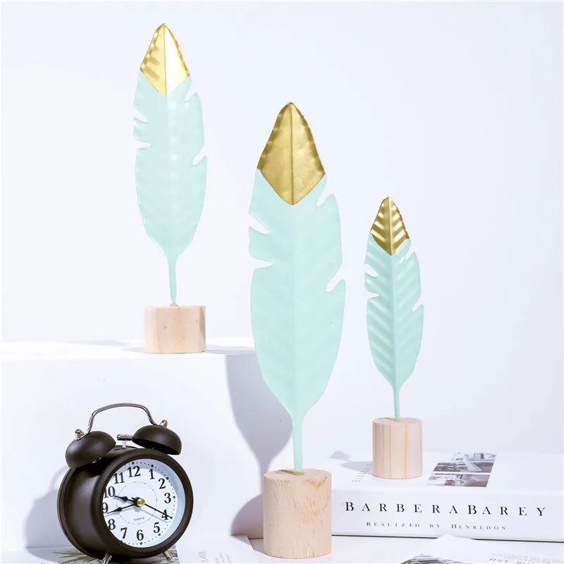 

Nordic Wrought Iron Feather Miniature Crafts with Wood Base Bedroom Living Room Office Decor Modern Home Decoration Accessories