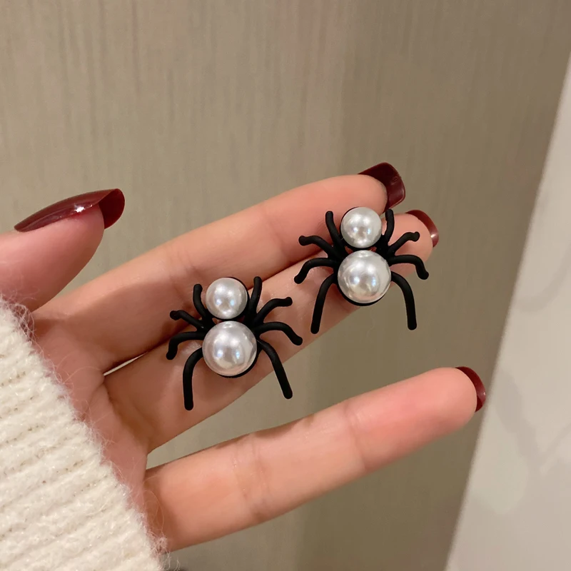

S925 needle Trendy Jewelry Exaggerated Spider Earrings 2021 New Trend Black Coating Simulated Pearl Stud Earrings For Women Gift