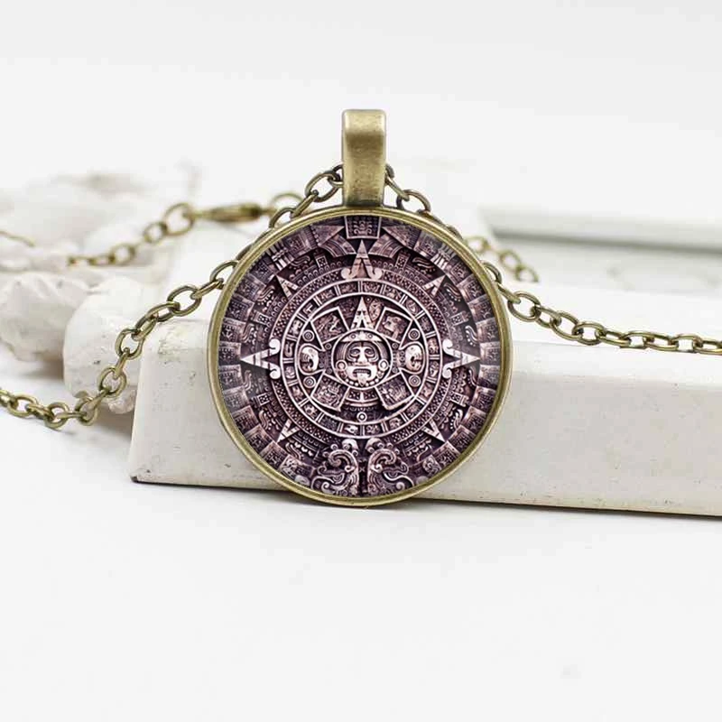 

Aztec Metal Punk Gear Crystal Glass Pendant Necklace Fashion Accessories