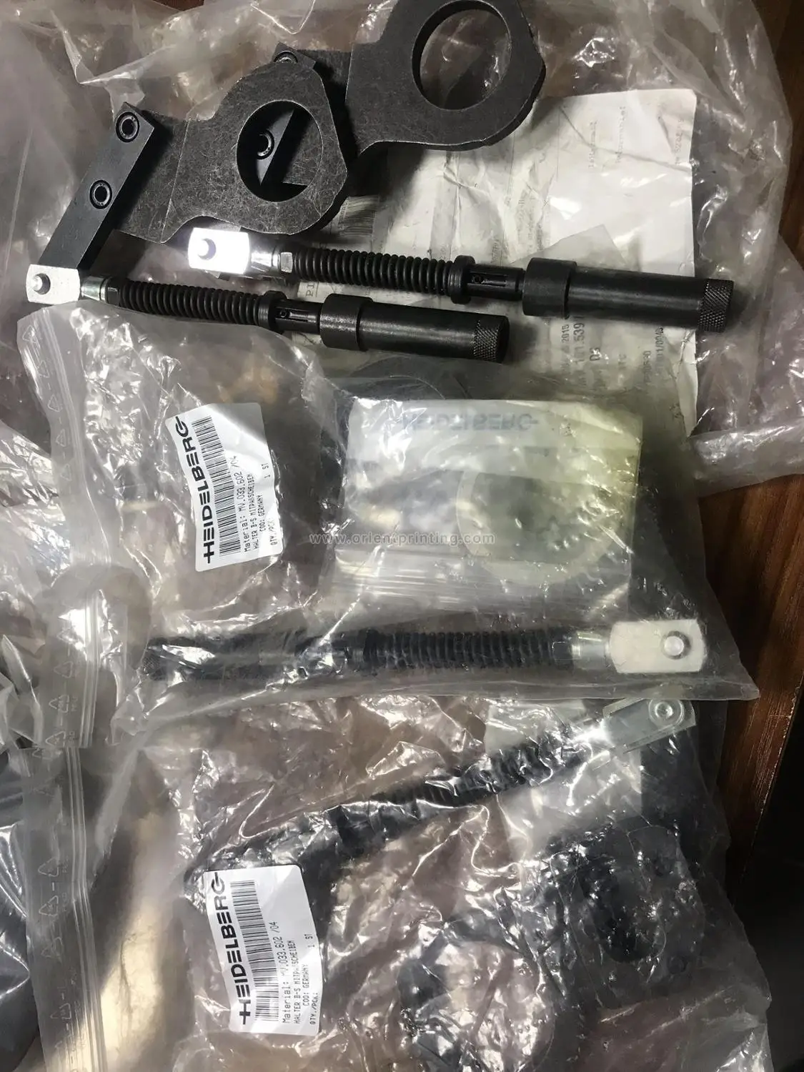 

MV.101.539 MV.033.602 Original New Heidelberg SM102 CD102 Z Roller Lock MV.101.539 MV.033.602 Offset Spare Parts