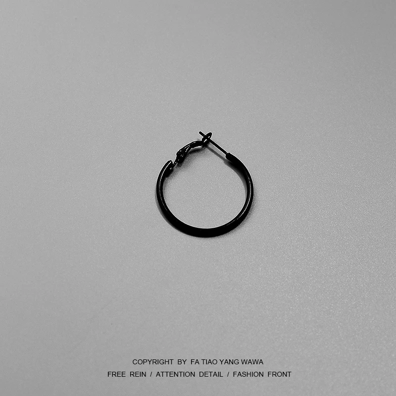 

Explosive style big circle earrings women Europe and America exaggerated circle earrings DJ nightclub ring earrings