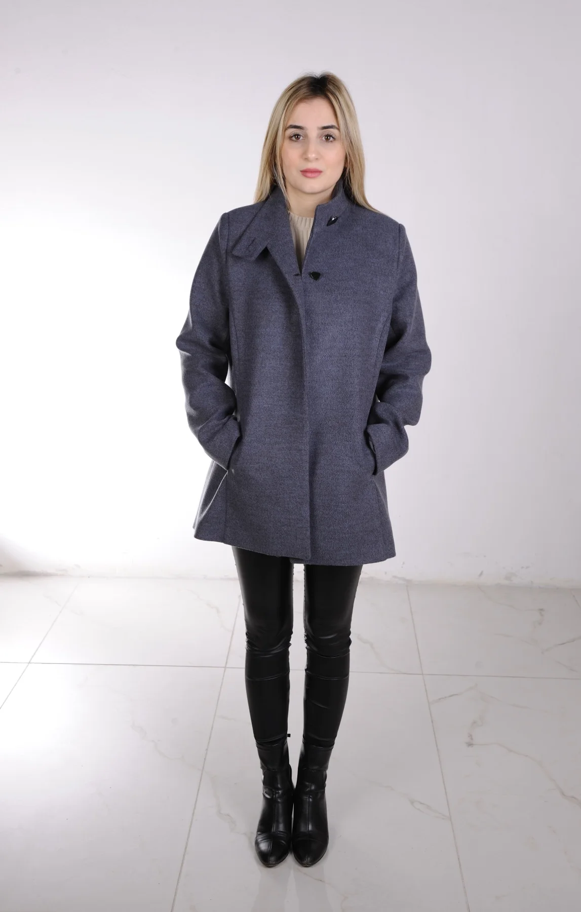 

HAKİM COLLAR KASMİR KUMAS WOMEN COAT