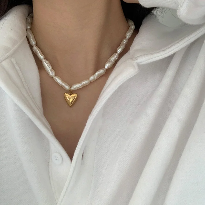 

MENGJIQIAO New Arrive Fashion Irregular Pearl Choker Necklace For Women Elegant Metal Heart Short Collares Jewelry Kolye Gifts