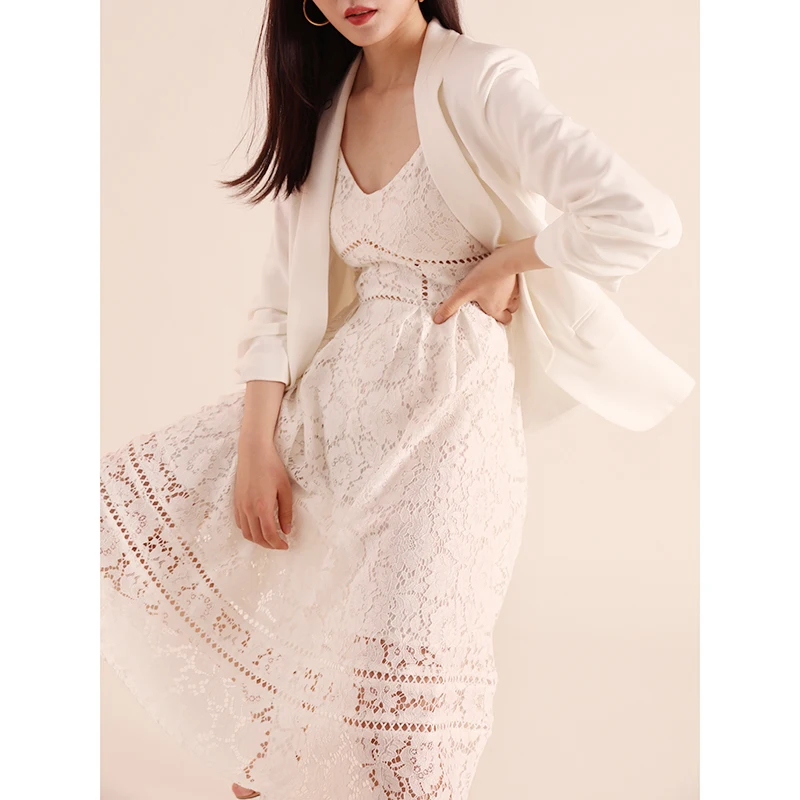 Белое Кружевное Платье женское вязанное крючком с v-образным вырезом бретельками
