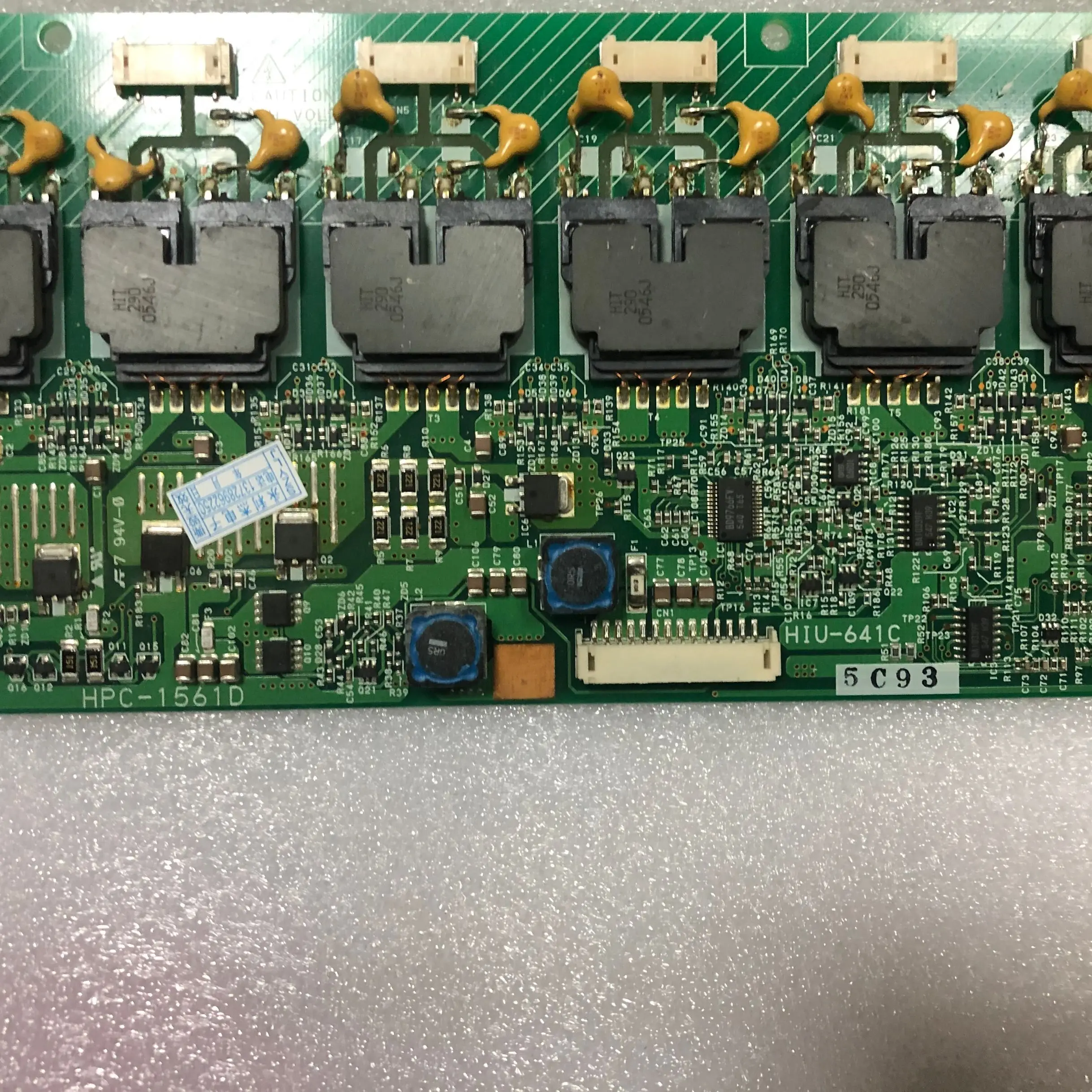 Тест для HPC-1561D HIU-641C AU lcd T26XW02 V.0 инвертор 19.26006.108