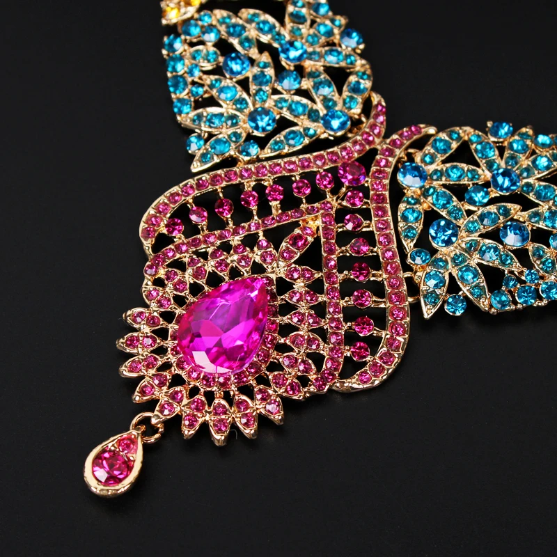 Комплект из колье и серёг с кристаллами | Украшения аксессуары