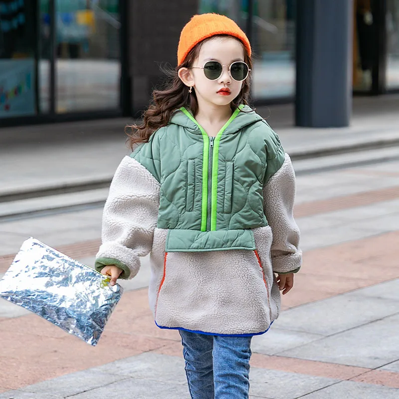 

Куртка с капюшоном на девочку 12-14 лет, на флисе