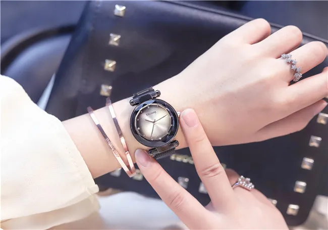 Часы наручные женские кварцевые модные с магнитной застежкой изображением