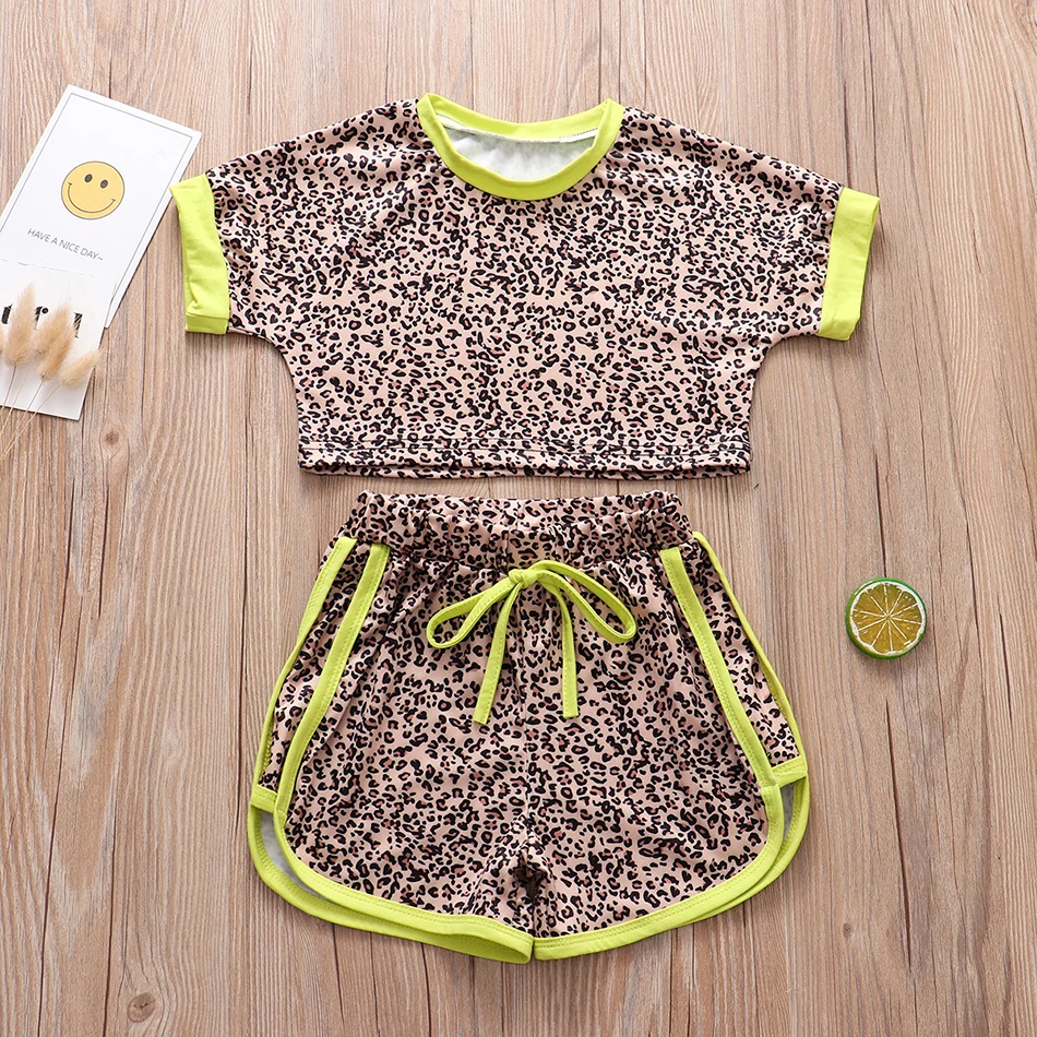 

Новинка 2021, летние костюмы для маленьких девочек, шорты с коротким рукавом и леопардовым принтом, детский повседневный комплект из двух пре...