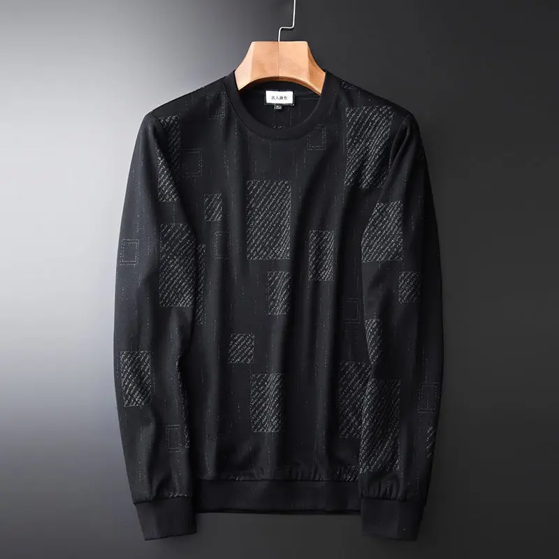 

New men's round neck sweater in spring and autumn 2020