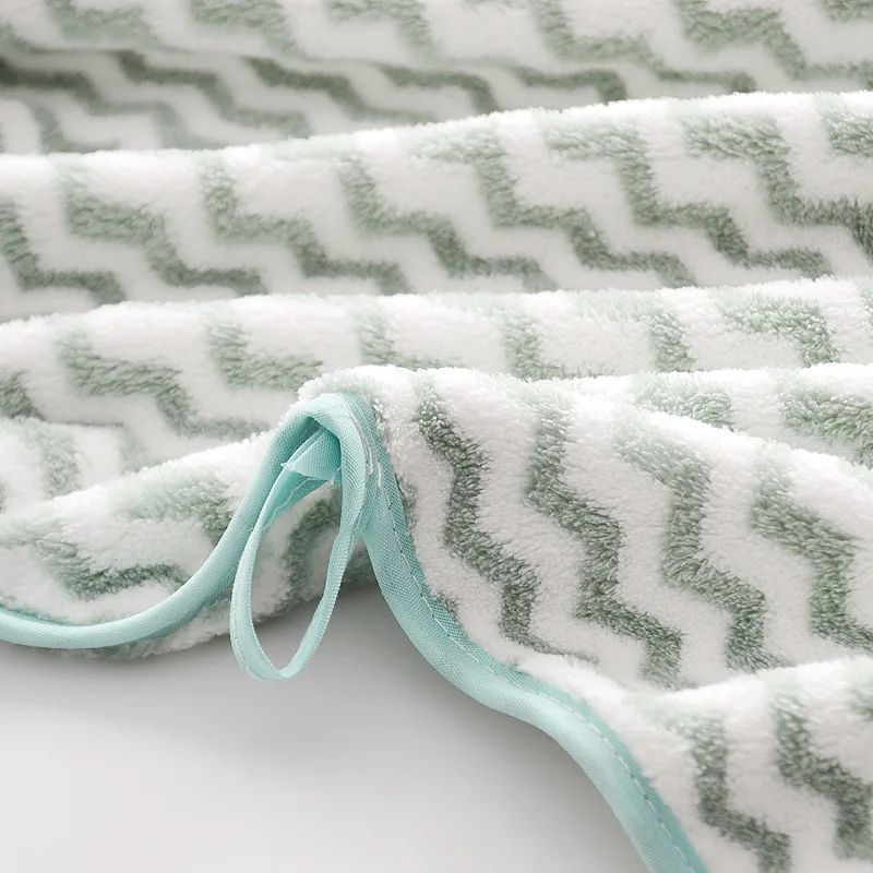 Банные полотенца быстросохнущие красивые из микрофибры кораллового флиса