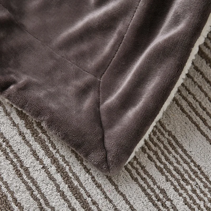 Одеяло-покрывало фланелевое мягкое толстое для дивана или кровати флисовый плед