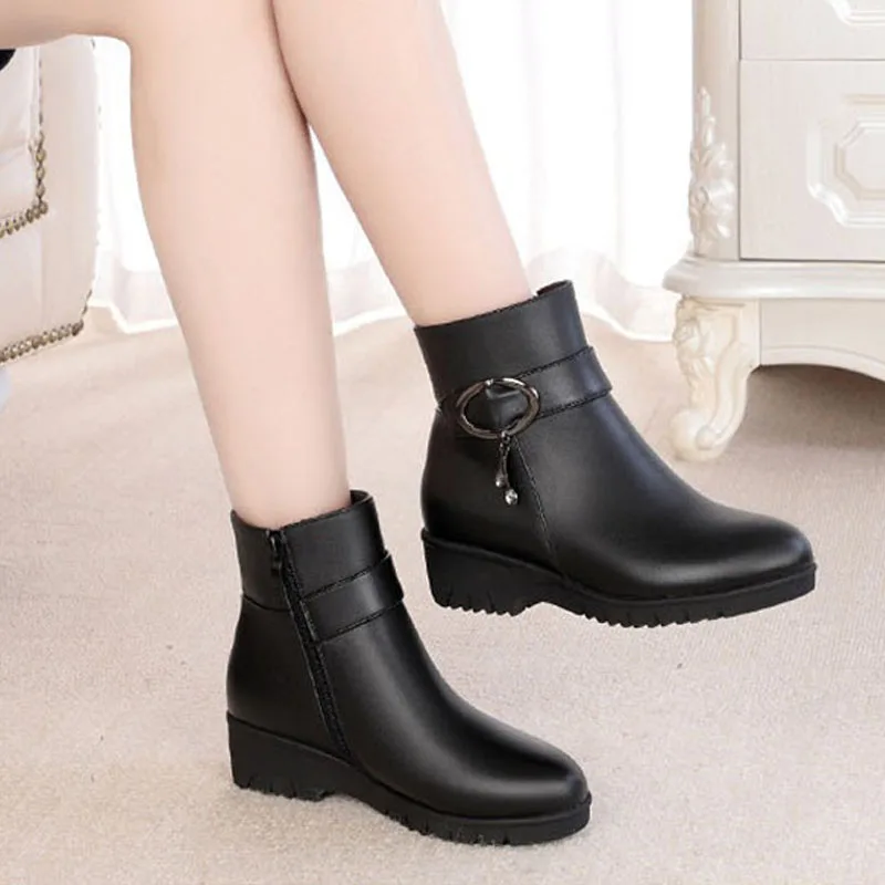 

YAERNI New Split Leather Women Snow Boots Winter Natural Wool Flats Heel Cowhide Ankle Boots For Women Waterproof Warm Shoes