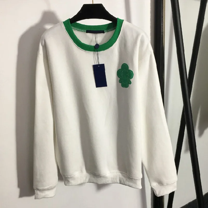 

2021 Luxury Design Women's new style sweater fashion casual printed badge Plush warm long sleeve round neck Pullover Sweater