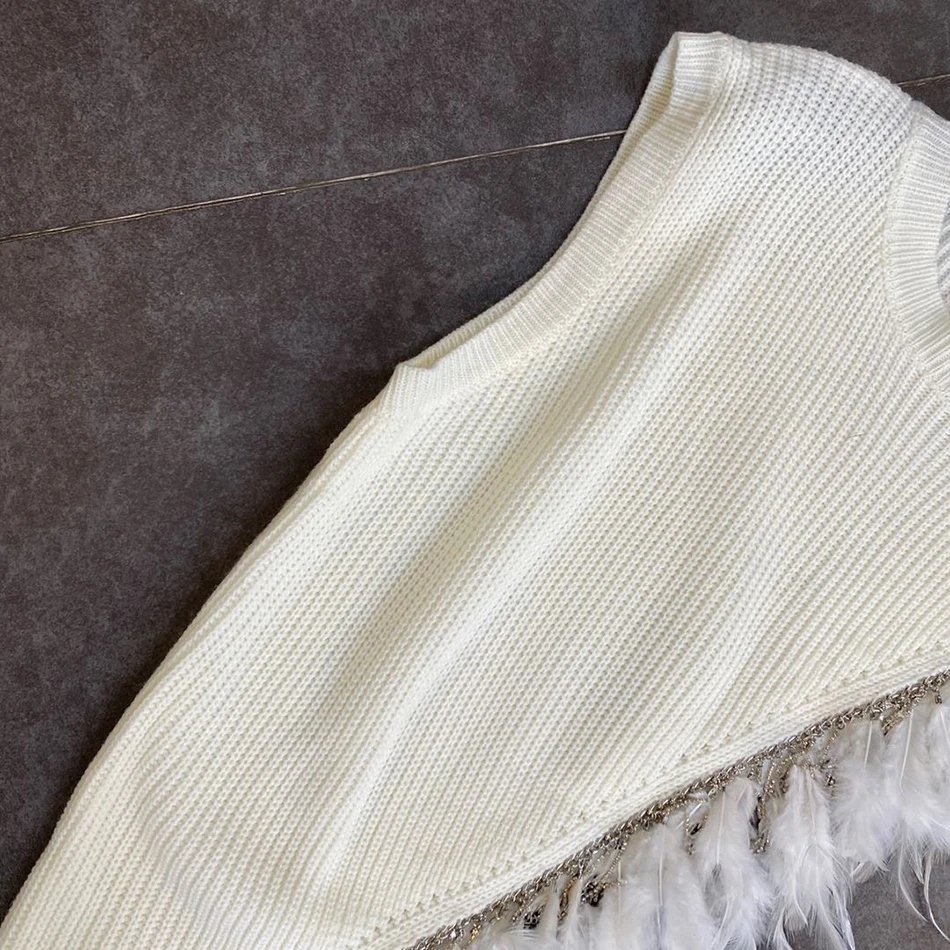 

2021 New Summer Women'S Black And White Vest Irregular Feather Patchwork Knitted Asymmetric Vest Short