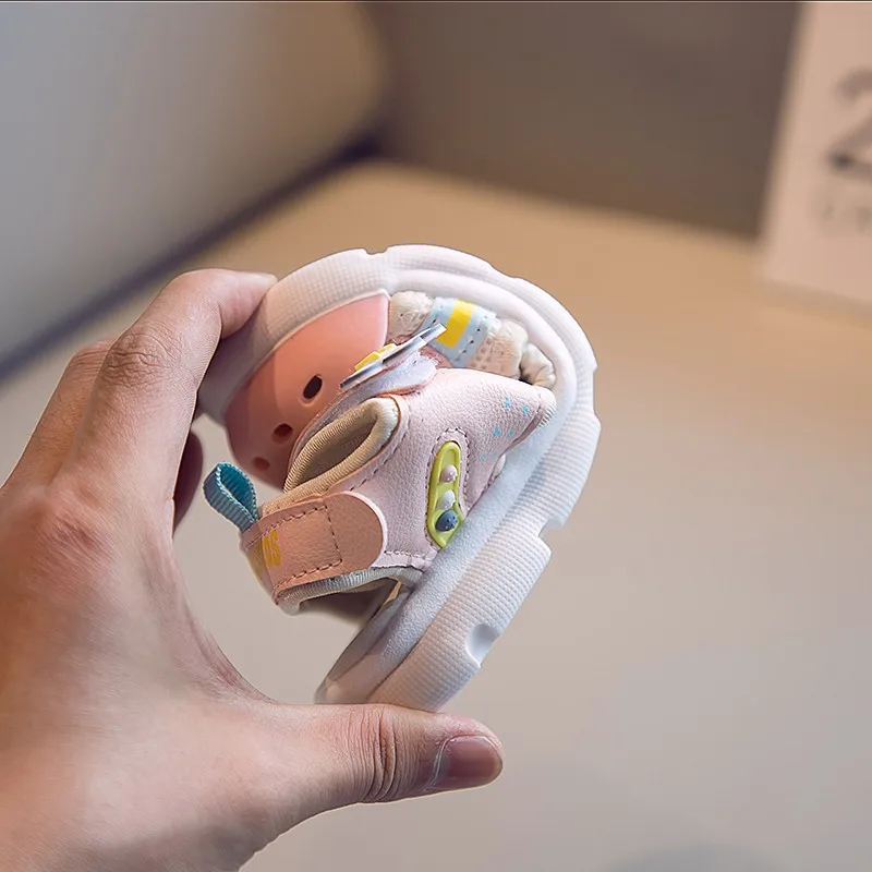 Сандалии Детские с закрытым носком модная пляжная обувь мягкой подошвой для