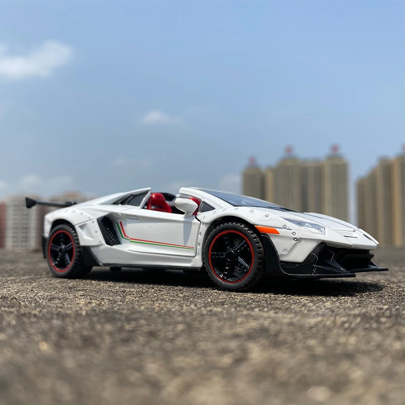 Модель игрушечного автомобиля Lp700 из сплава в масштабе 1:32 металлический со