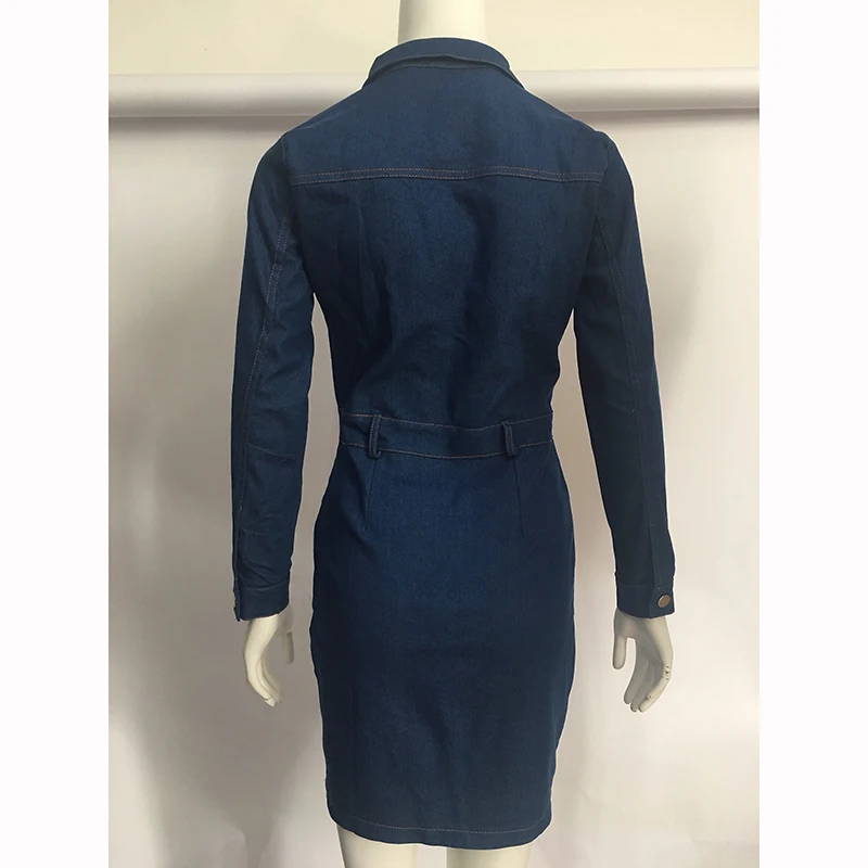 Синее джинсовое женское платье с длинным рукавом приталенное отложным