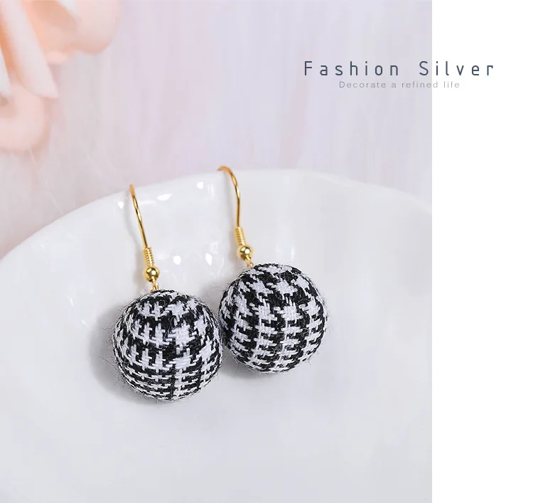 Fashion Short Drop Earrings for Women Girl Leopard Simple Hair Ball Models Dangle Earring Party Charm Jewelry Gifts Brincos