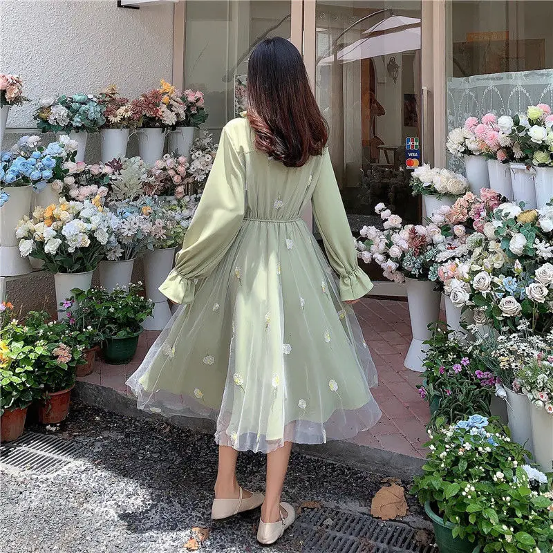 

Mesh dress in spring and summer of 2021, new college style, slim waist, chiffon long sleeve and gentle student long skirt tide