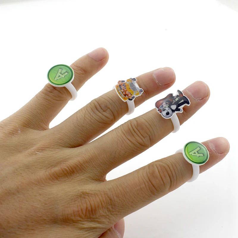 Кольцо из белой смолы с изображением Микки и Минни Маус | Украшения аксессуары