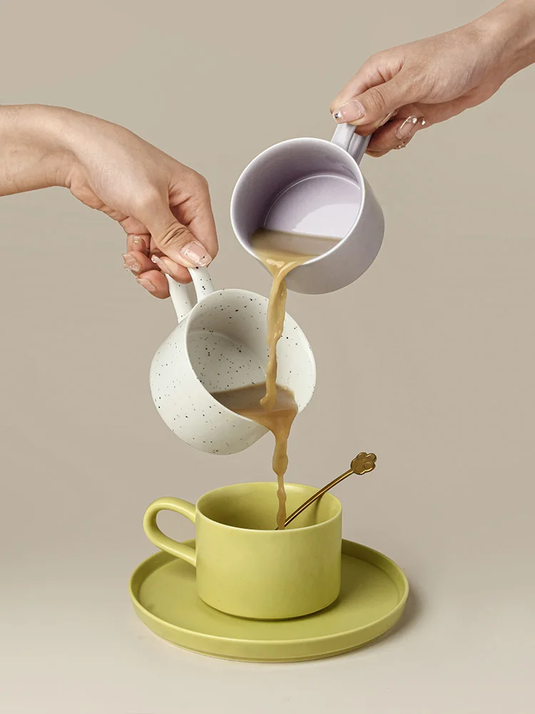 Минималистичная кофейная чашка в скандинавском стиле INS маленькая керамическая