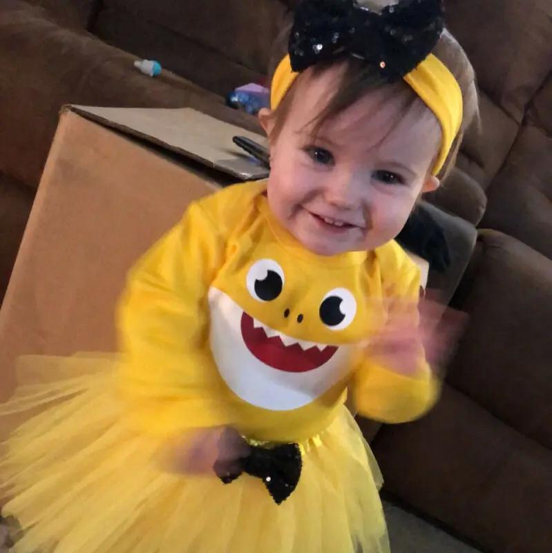 Желтый комбинезон с короткими/длинными рукавами и милым смайликом для маленьких