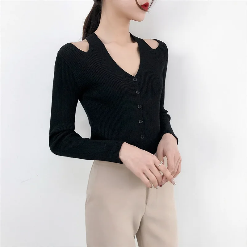 Женский вязаный свитер с открытыми плечами черная белая водолазка длинным