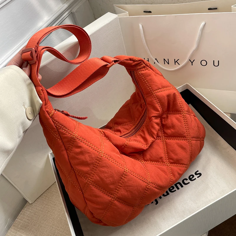 

Женские мягкие нейлоновые боковые сумки 2022 в тренде брендовые стеганые роскошные большие сумки женские сумки через плечо дизайнерские бре...