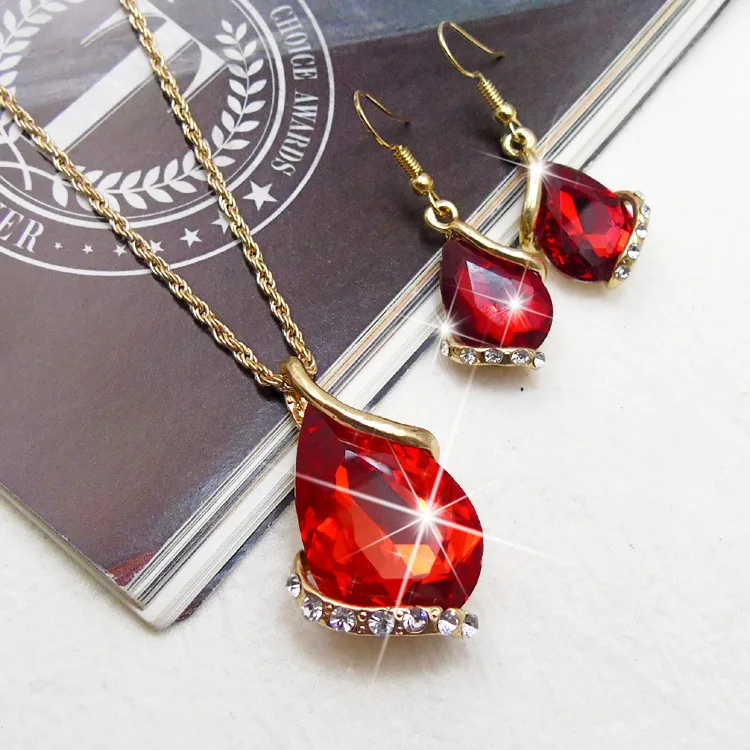 

GU100 в богемном стиле, в форме капли воды костюм со стразами модная женская обувь красного и синего цвета с украшением в виде кристаллов капли...