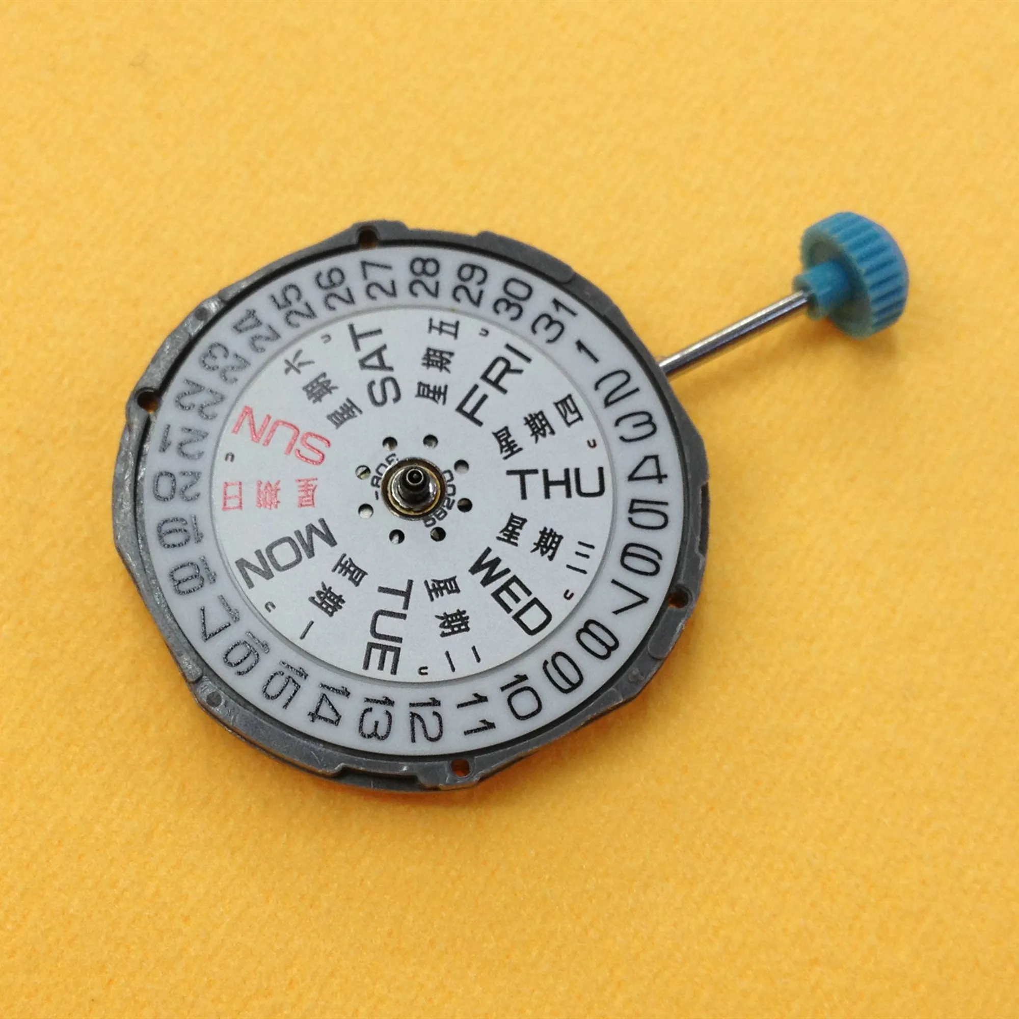 Watch movement accessories Japan's new 1M02 three-pin double calendar quartz does not contain batteries | Наручные часы