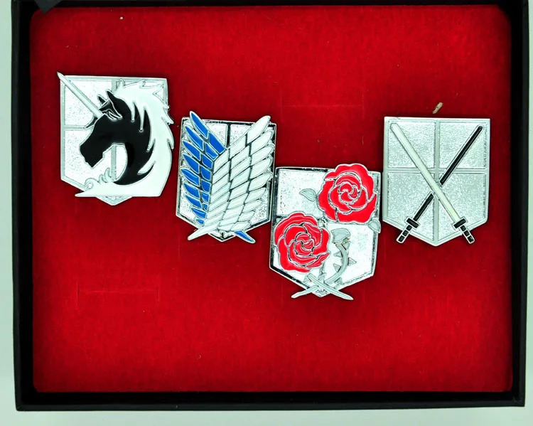 

Брошь из металла «атака на Титанов»