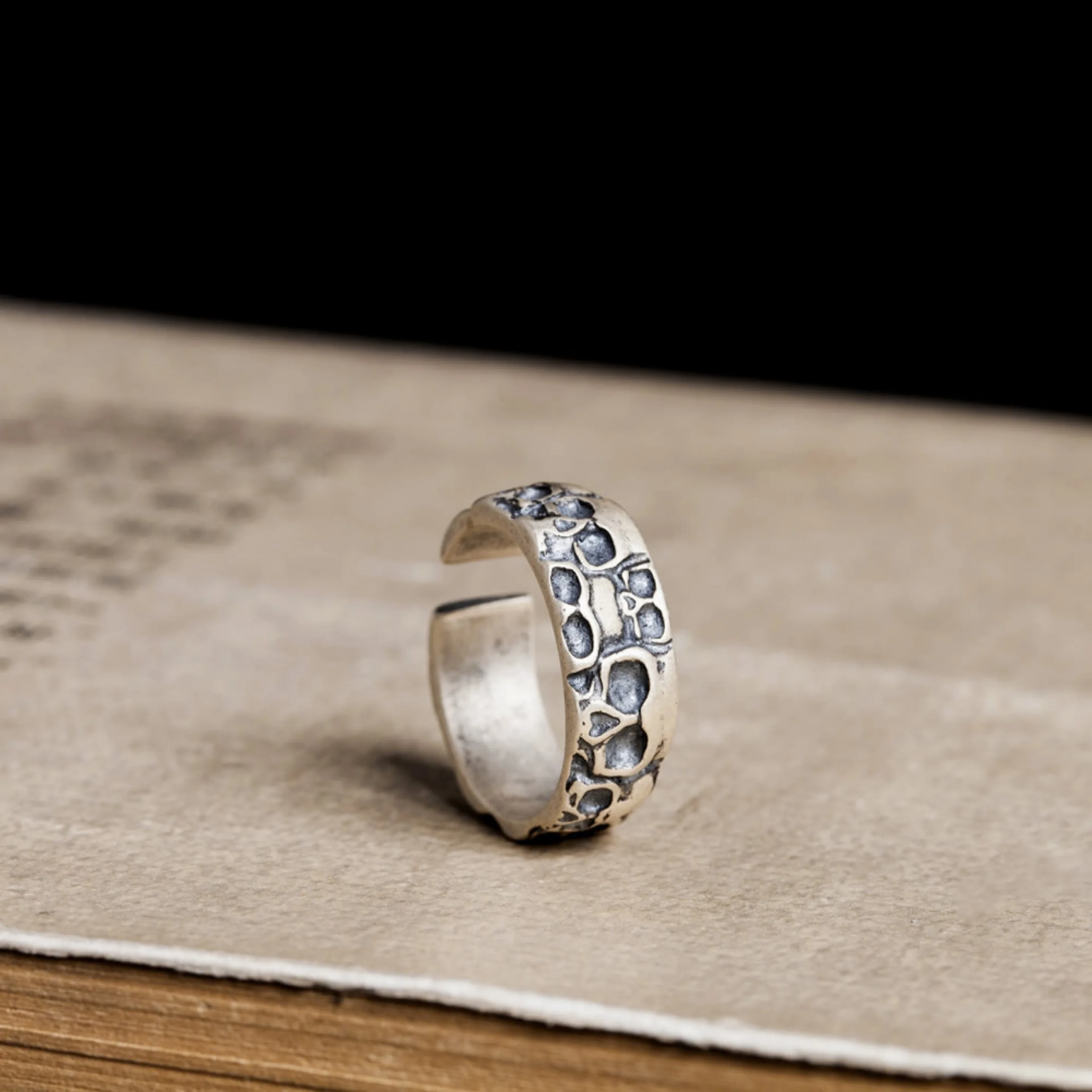 

Personality skull open ring make old Thai silver ring