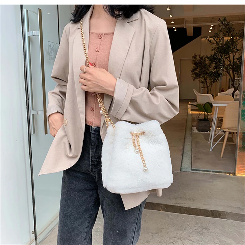 

Меховая сумка высокого качества, шерстяная сумка-мешок, сумки на плечо с цепочкой для женщин, роскошные сумки 2019, маленькие сумки на шнурке с...