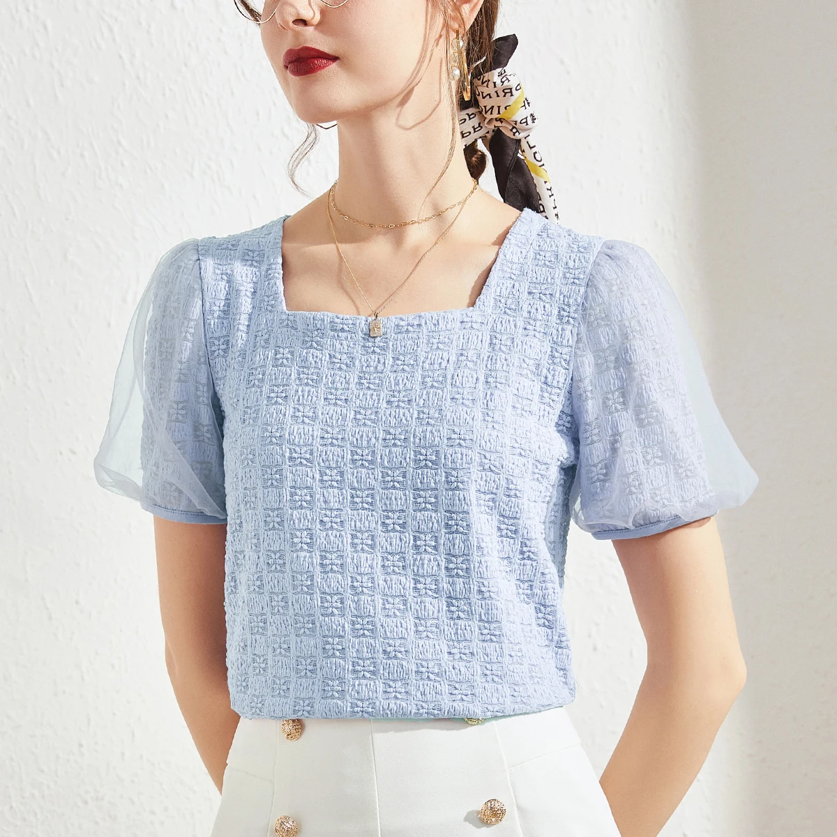 

Elegant Blouses Summer New Stereoscopic Embroidered White Lace Shirt Blouse Floral Short Sleeve Woman's Shirt Clothes AF0114