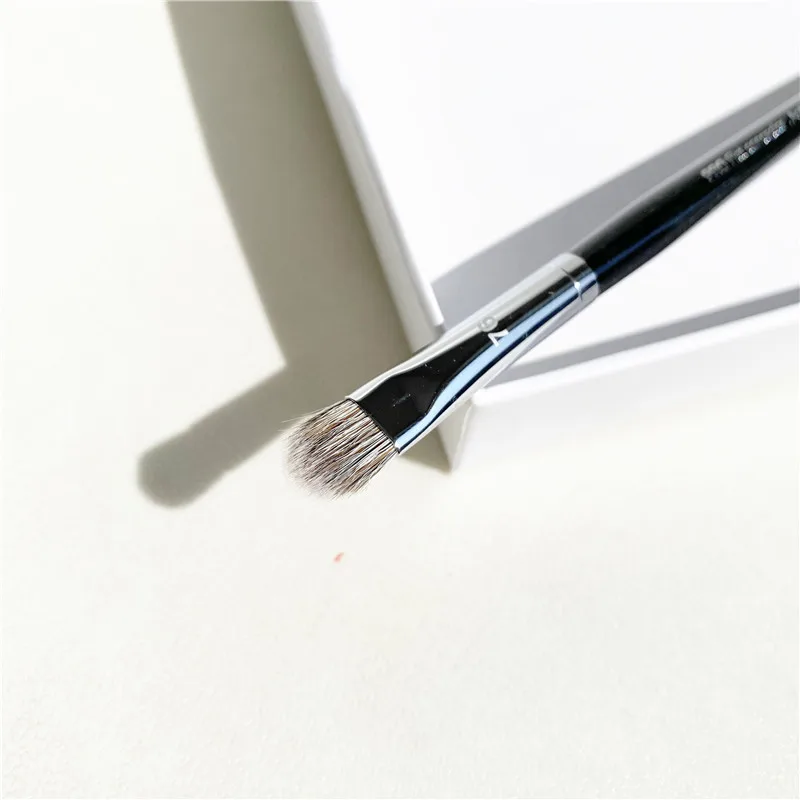 Профессиональная плоская кисть для консилера 76-профессиональная Точная