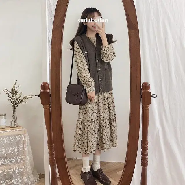 

2021 Women Spring Autumn Two Pieces Suits Female V-neck Knitted Cardigan Vest+Long Printed Loose Dress Ladies Fashion Sets Y520