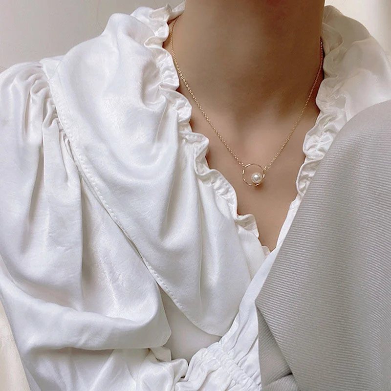 

Vintage Circle Imitation Pearl Choker Necklace for Women Gold Color Ring Embellished Pearl Pendant Necklace Jewelry