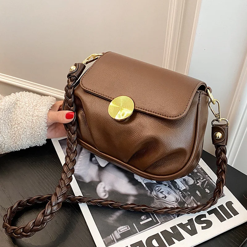 

Winter retro small bag female 2020 new trendy Korean version of the wild messenger bag texture fashion shoulder bag underarm bag