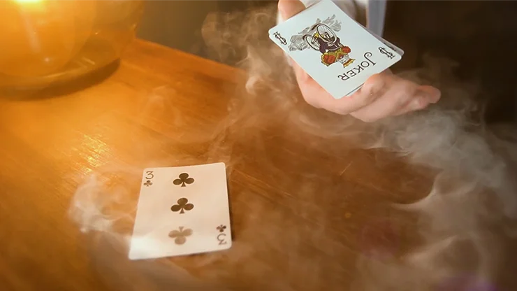 Удерживайте (трюк и онлайн инструкции) от Sebastien Calbry Card магические трюки крупным