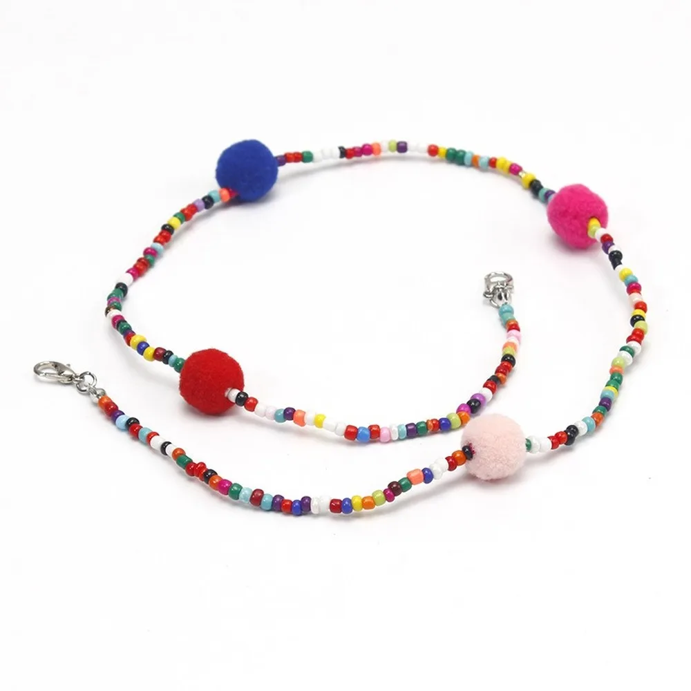 В богемном стиле с шариками из плюша С бусинами цветного стекла бусины в виде