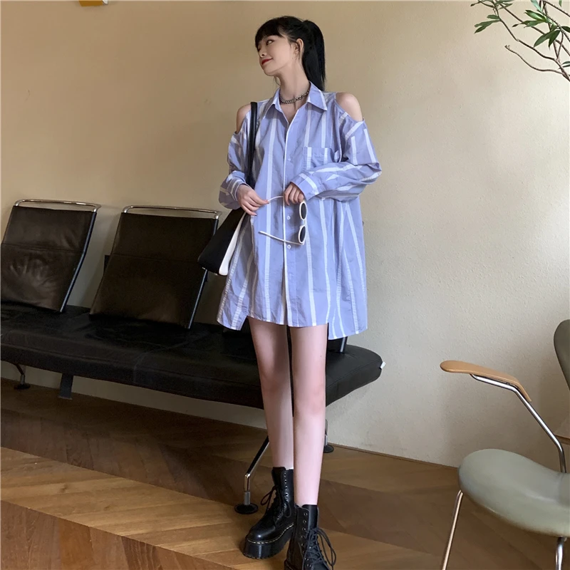 

Firm offers long stripes make Hong Kong the wind off-the-shoulder design feeling thin straight collar shirt leisure is prevented