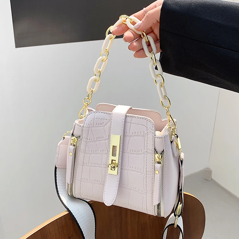 

Классическая женская сумка из искусственной кожи, вместительный мессенджер, роскошный брендовый саквояж на плечо с широким ремешком на пле...