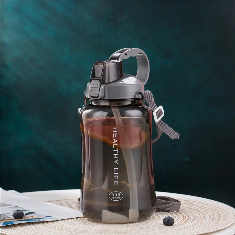 Черный Новые BPA бесплатные бутылки для воды на открытом воздухе 1,5 л большая емкость пластиковая Спортивная бутылка с соломинкой и слингом фитнес Герметичная Бутылка - Цвет: Черный