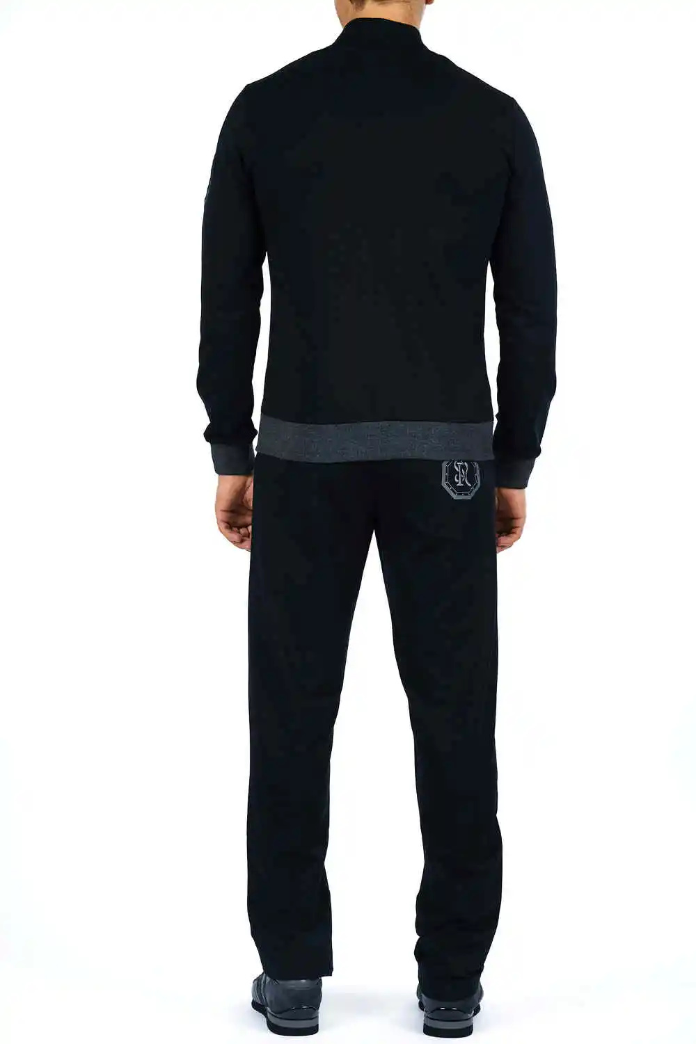 Рисунок 3 - Мужская спортивная одежда биллионер