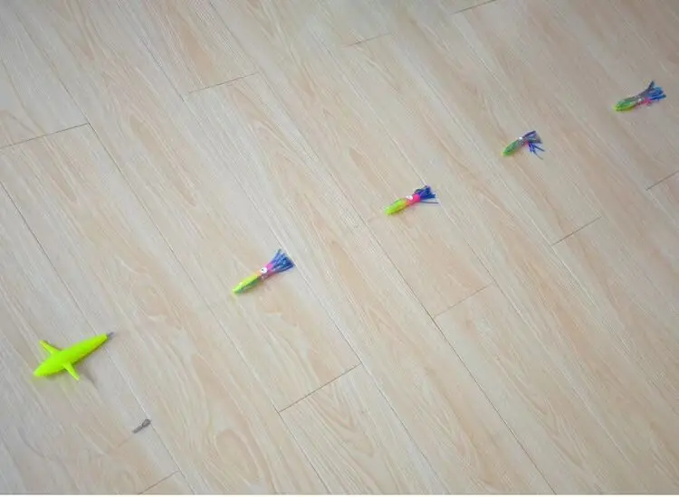 Рыболовный маленький самолет приманка для тунца используется ловли кальмаров