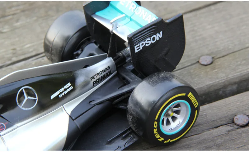 Бураго 1:18 красный BULL-RB13 сплав F1 модель автомобиля литье под давлением модель автомобиля моделирование автомобиля украшение коллекция Подарочная игрушка