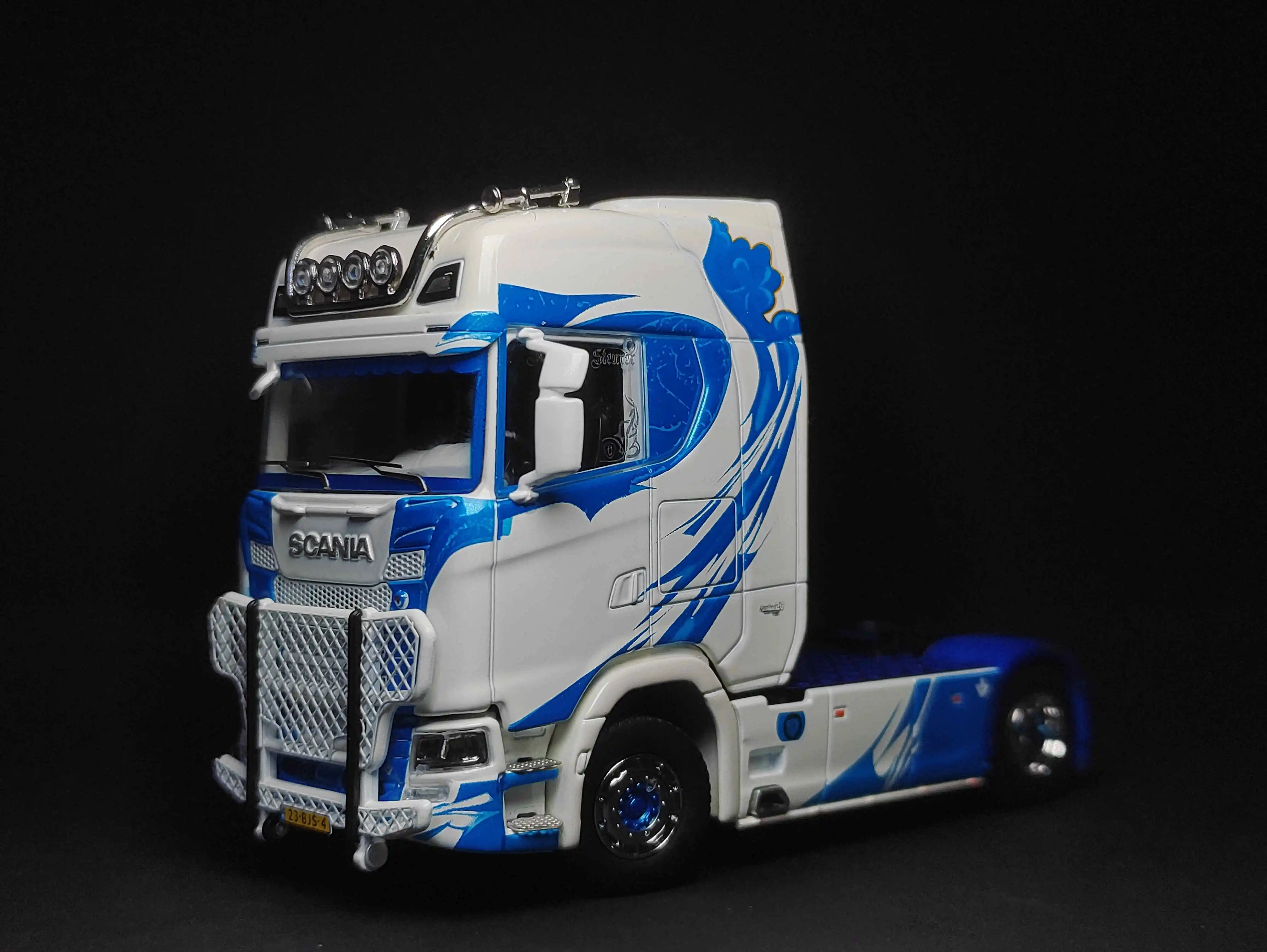 

Коллекция автомобилей GCD 1/64 Scania S 730, белая литья под давлением