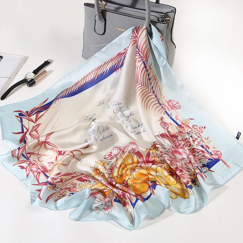 Женский шелковый шарф в клетку украшение виде конского цветка весна лето